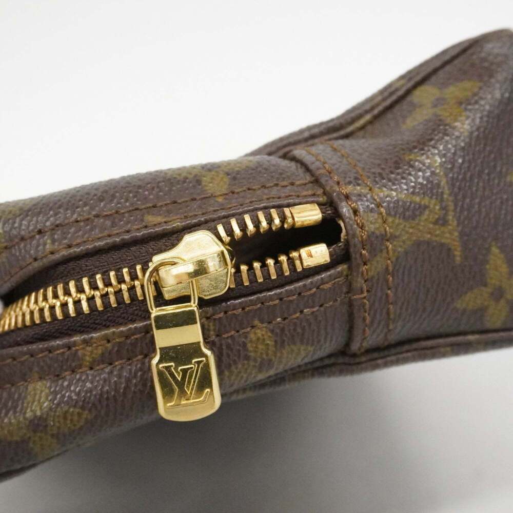 LOUIS VUITTON Brown Monogram Pouch - Picture 8 of 9
